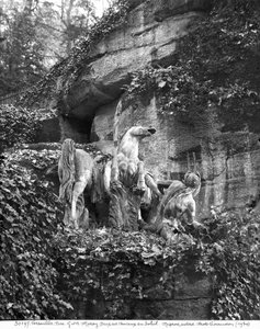 تريتون يجهز حصانين من الشمس في بستان حمامات أبولو ، c.1667-72 (انظر 242850 ، 242856 إلى 242860) (رخام) بواسطة غاسبار وبالتزار مارسي